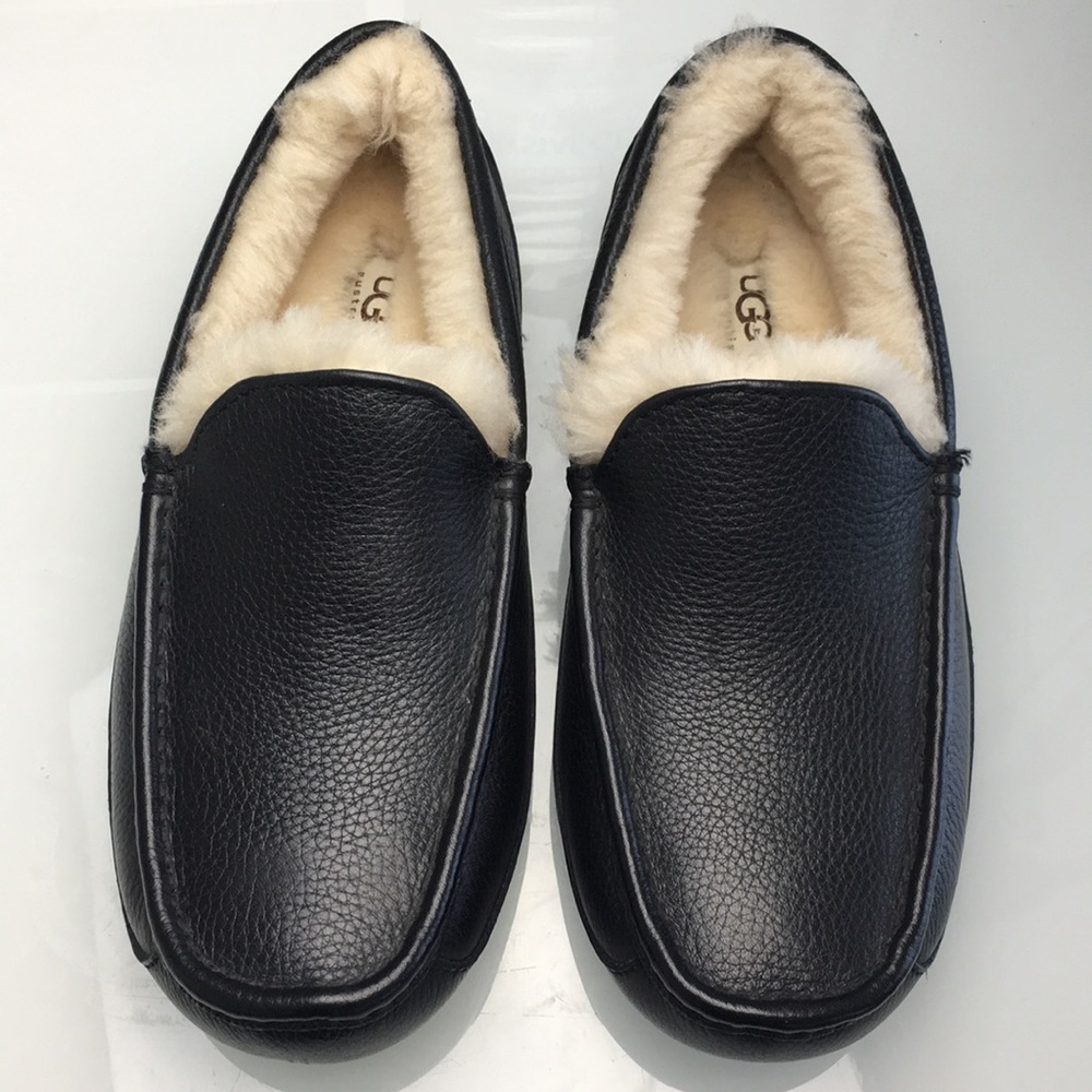 Ugg Ascot Black Leather Loafers Slippers Mens 7 - Picture 3 of 8